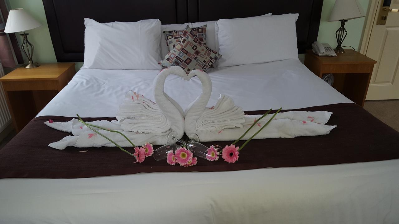 ווריק Castle Limes Hotel מראה חיצוני תמונה